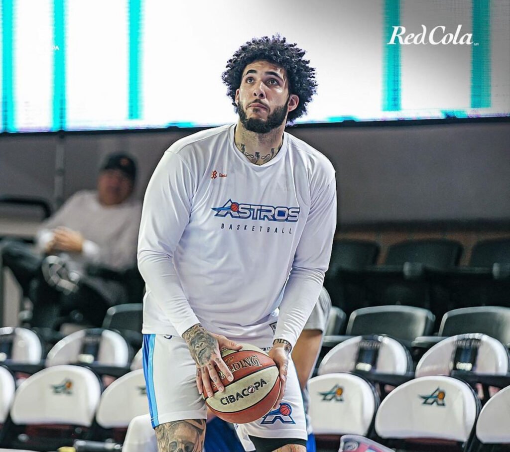 LiAngelo Ball warming up before debute game. 